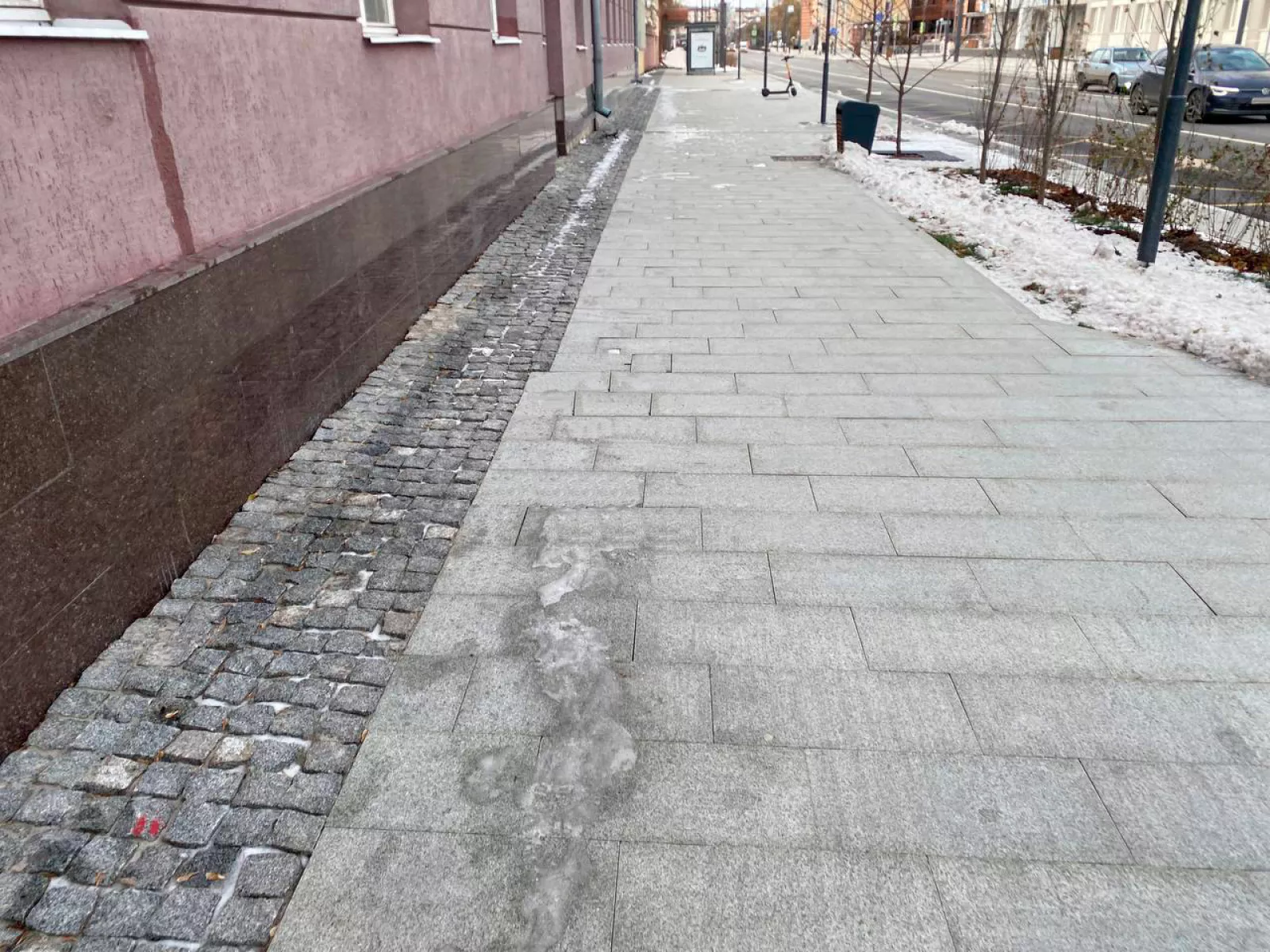 Участок благоустройства тротуарной зоны возле здания — фото 7